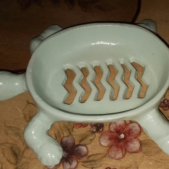 Cast Iron Soap Dish - Picture 2 of 4